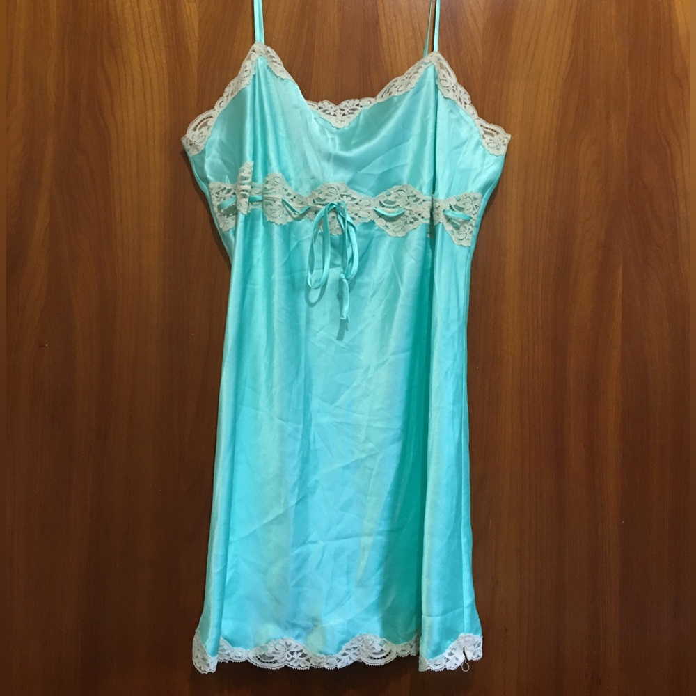 VTG Victoria secret satin slip dress.